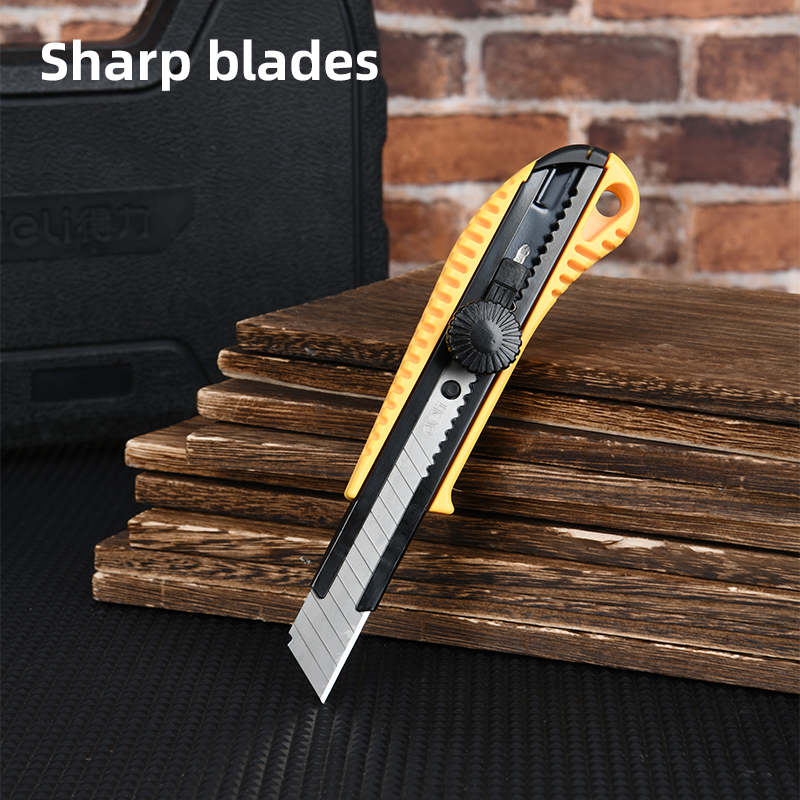 Snap-off blade knife 18 mm