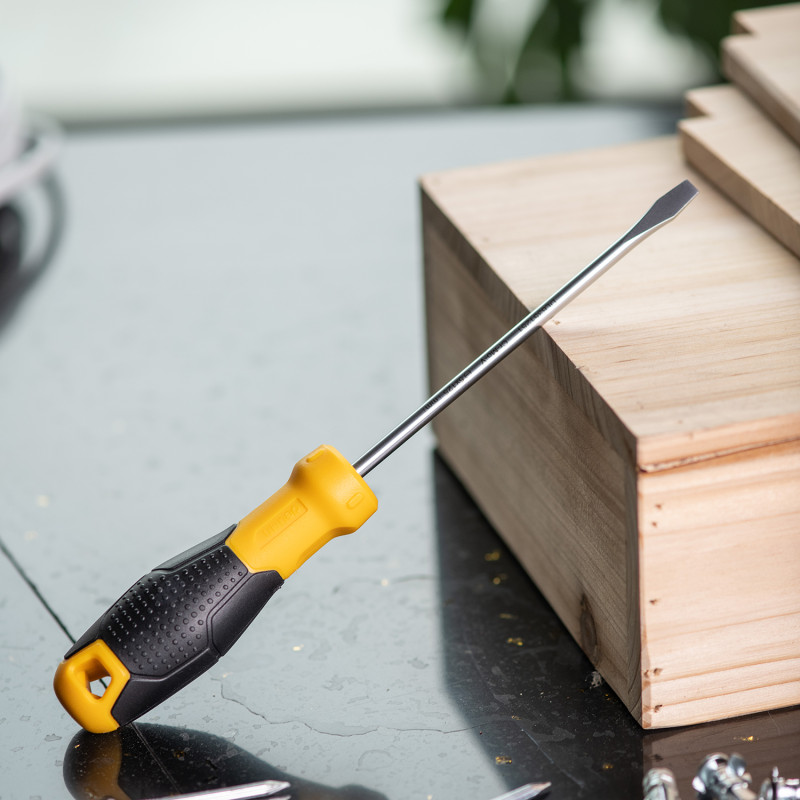 Slotted screwdriver