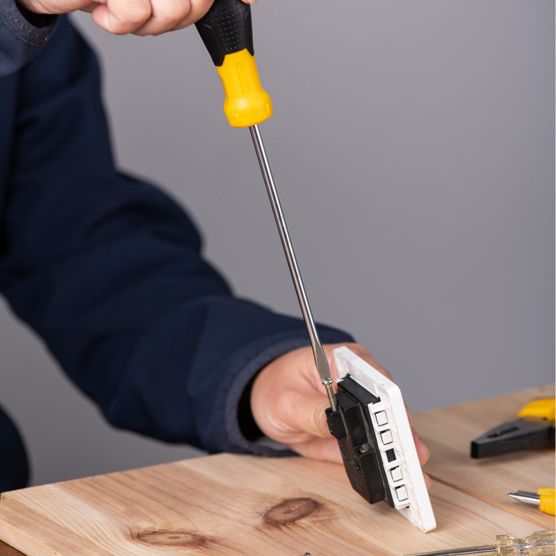 Slotted screwdriver
